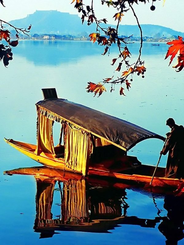 dal-lake-srinagar-jammu-&-kashmir-1-attr-nearby